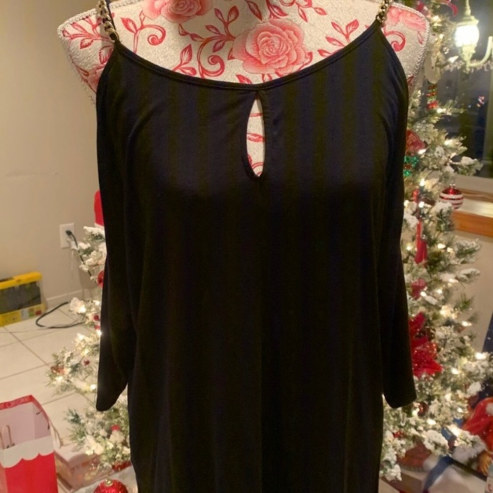 Cold shoulder top